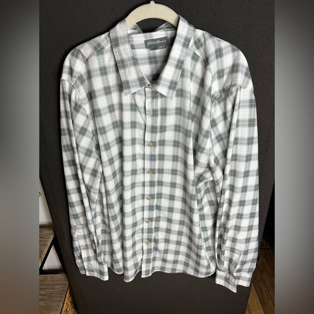 Eddie Bauer Grey/White Moisture Wicking Plaid button-up